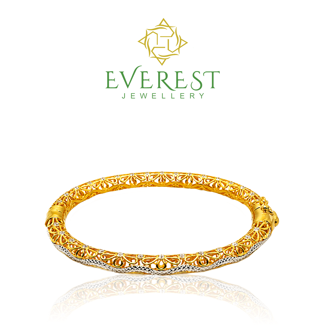 916  2C Flower Design Bangle